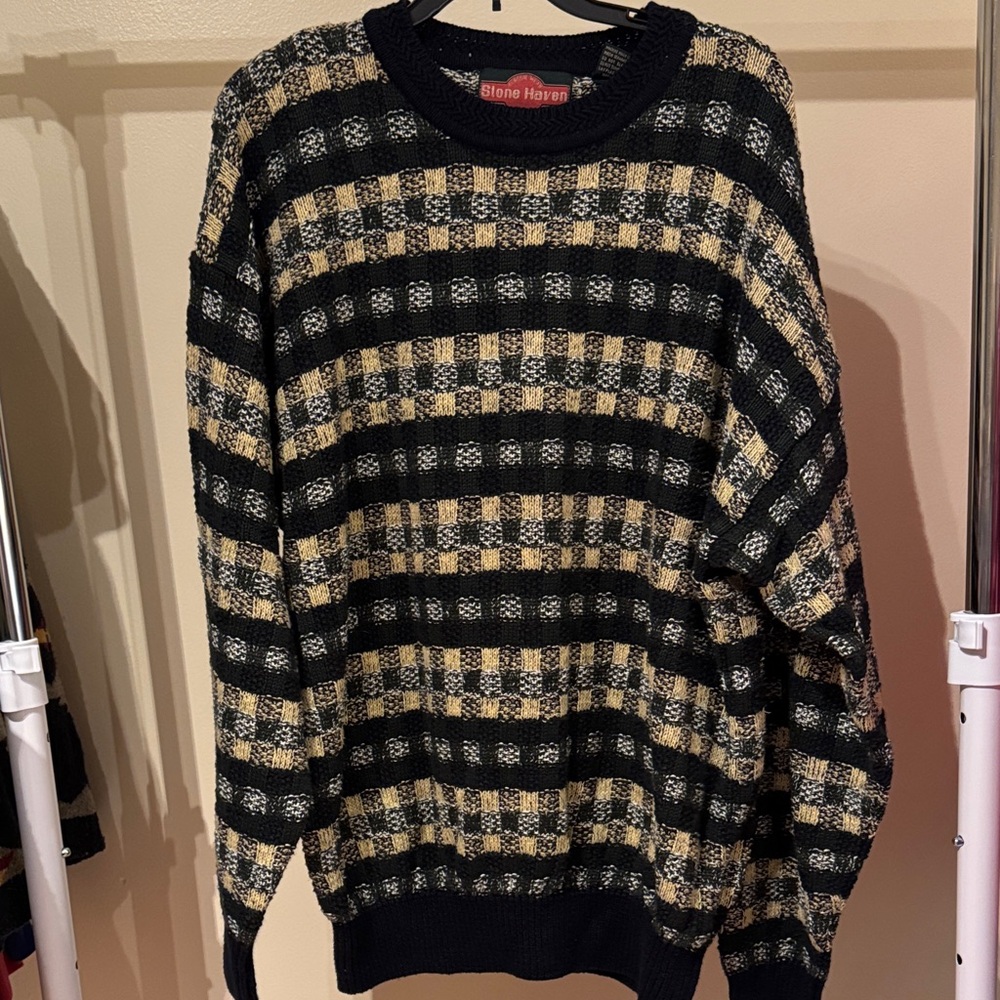 Vintage Stone Haven Men's Black and Tan Striped Crewneck Sweater H12